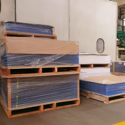Chemical Resistant Smooth Clear Acrylic Sheet 1.2g/cm3 Density Up To 92% Light Transmission